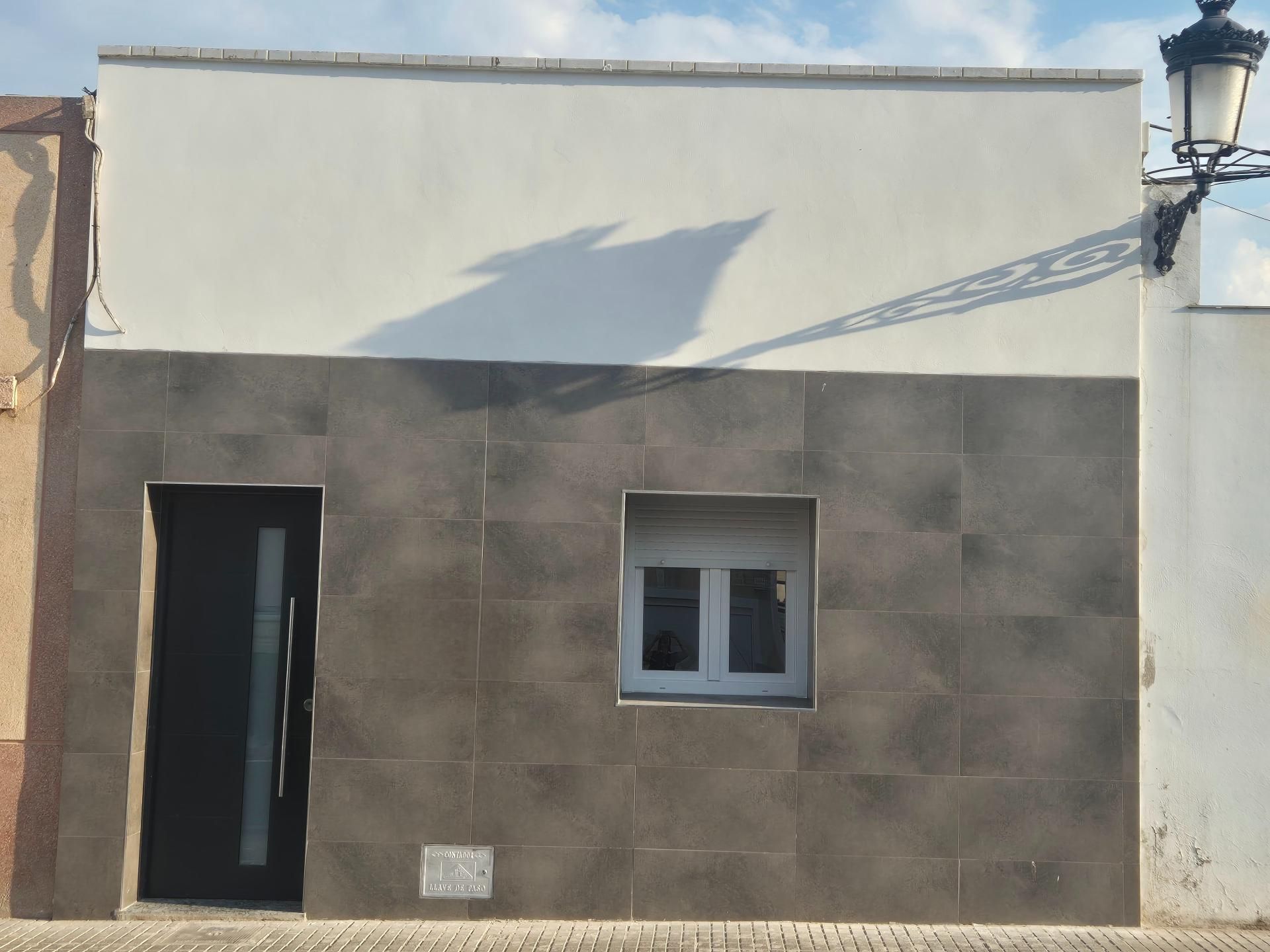 Exterior view of Single-family semi-detached for sale in Puebla de la Calzada  with Terrace