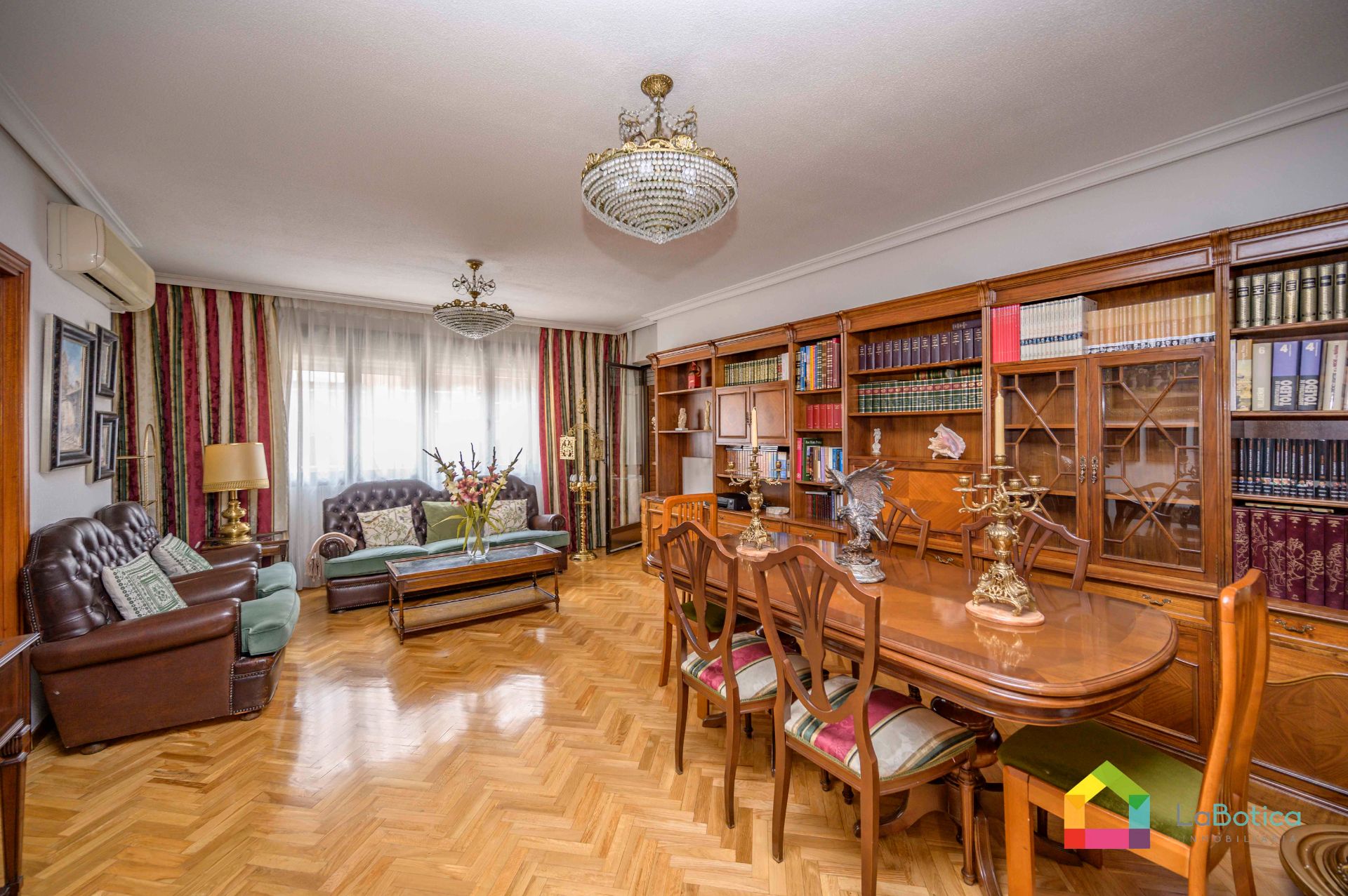 Living room of Flat for sale in  Toledo Capital  with Air Conditioner, Heating and Storage room