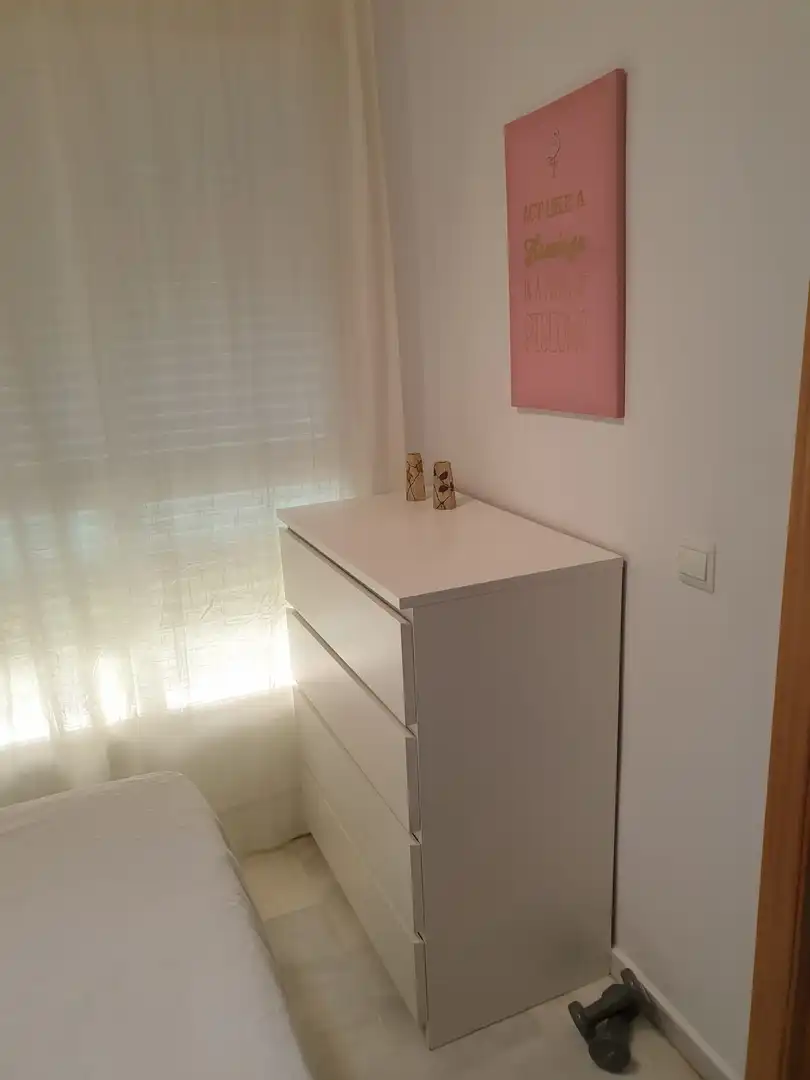 Schlafzimmer von Wohnung zur Miete in Málaga mit Möbliert und Waschmaschine