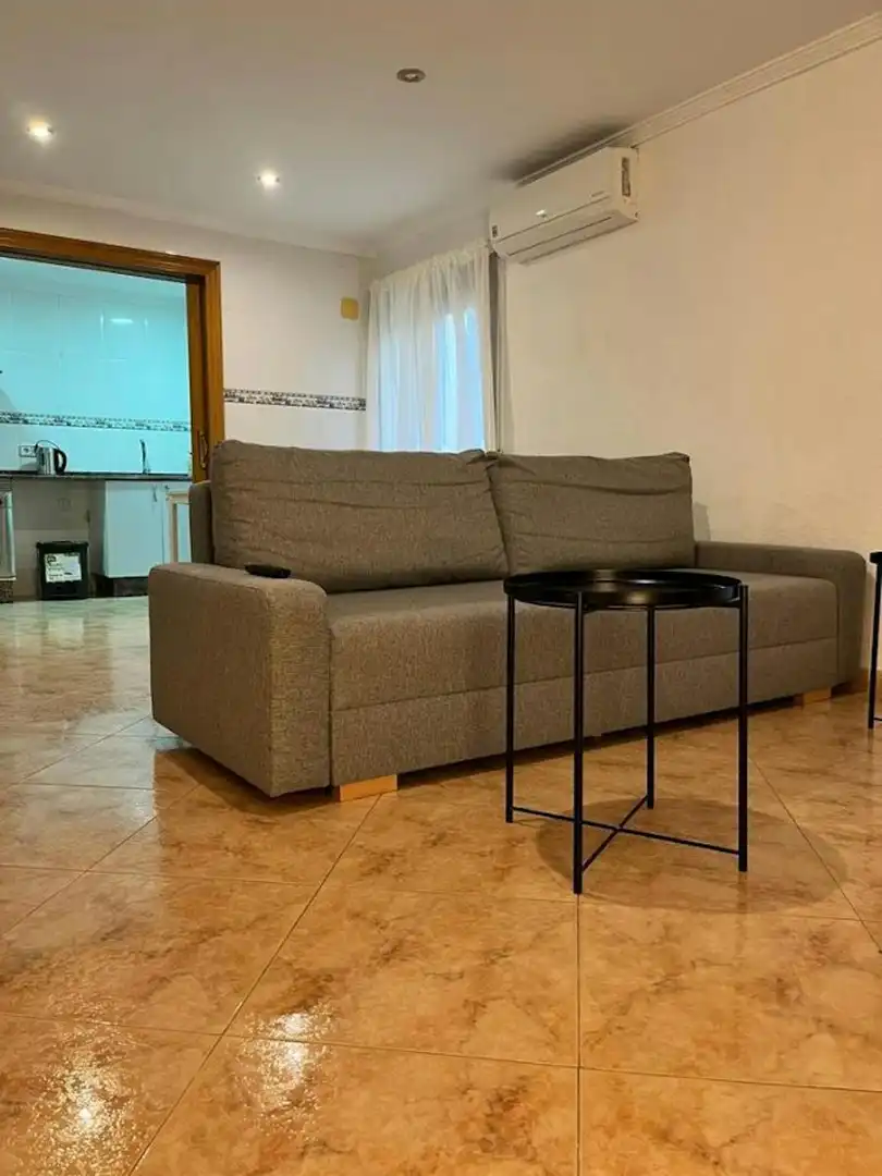 Living room of Flat for rent in  Valencia Capital  with Air Conditioner, Heating and Washing machine