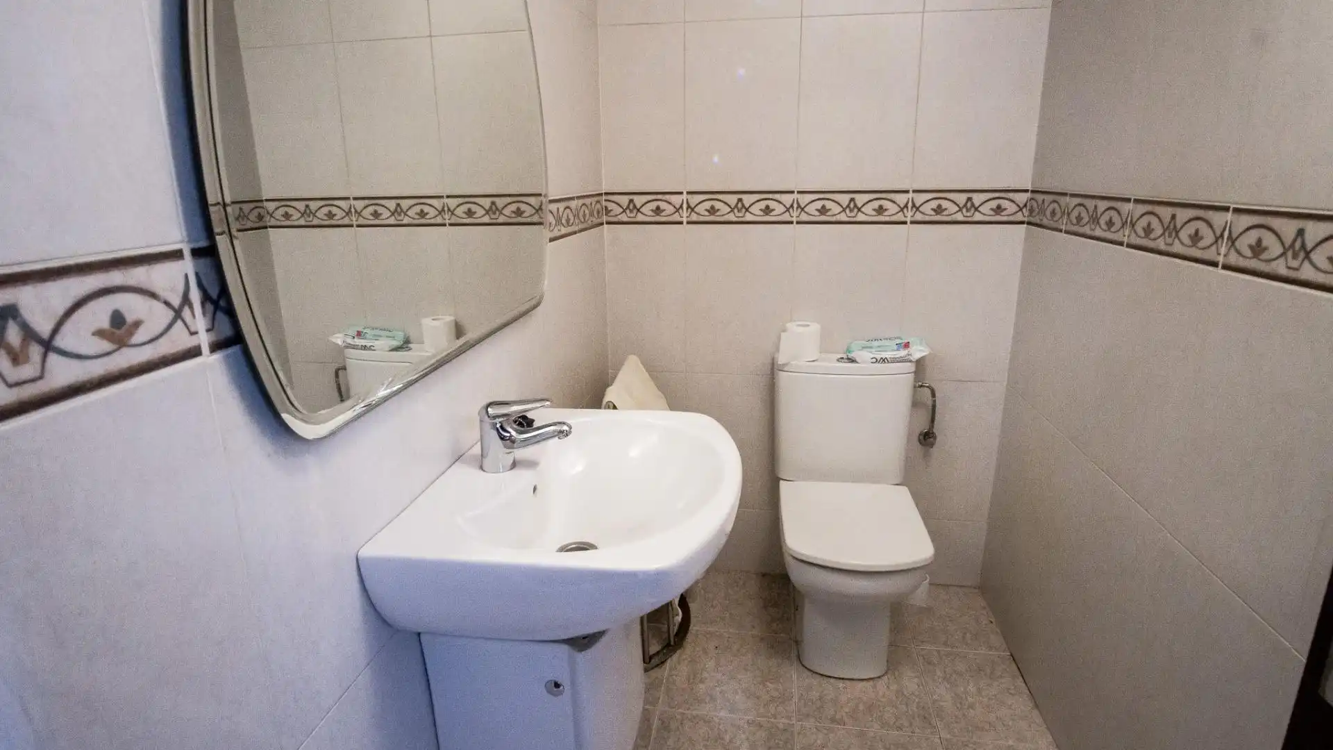 Badezimmer von Geschaftsraum zur Miete in Elda