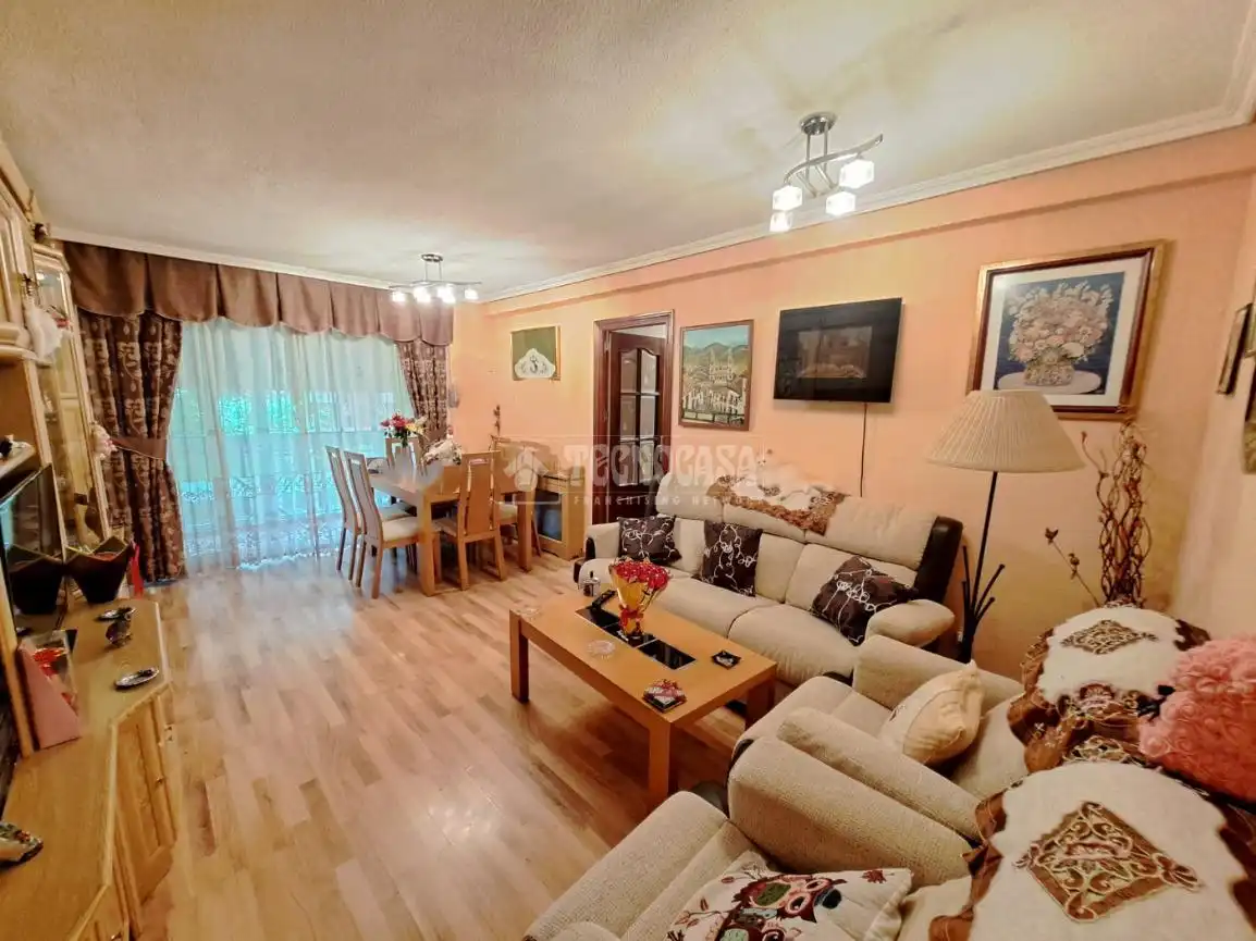 Sala de estar de Piso en venta en Parla con Calefacción y Terraza