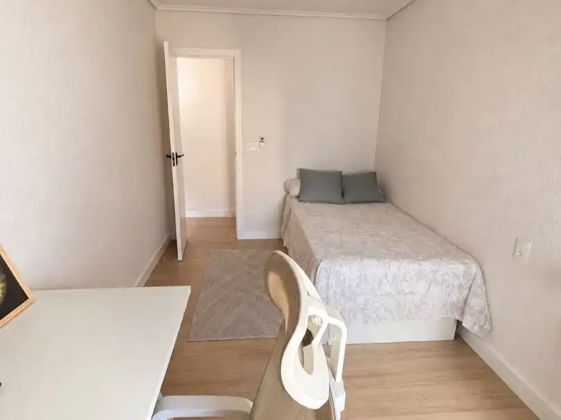 Schlafzimmer von Wohnung zur Miete in Castellón de la Plana / Castelló de la Plana mit Möbliert, Ofen und Waschmaschine