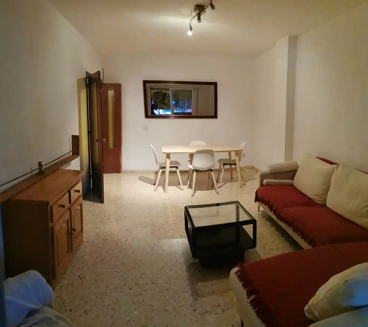 Living room of Flat for rent in Sevilla  with Air Conditioner, Terrace and Furnished