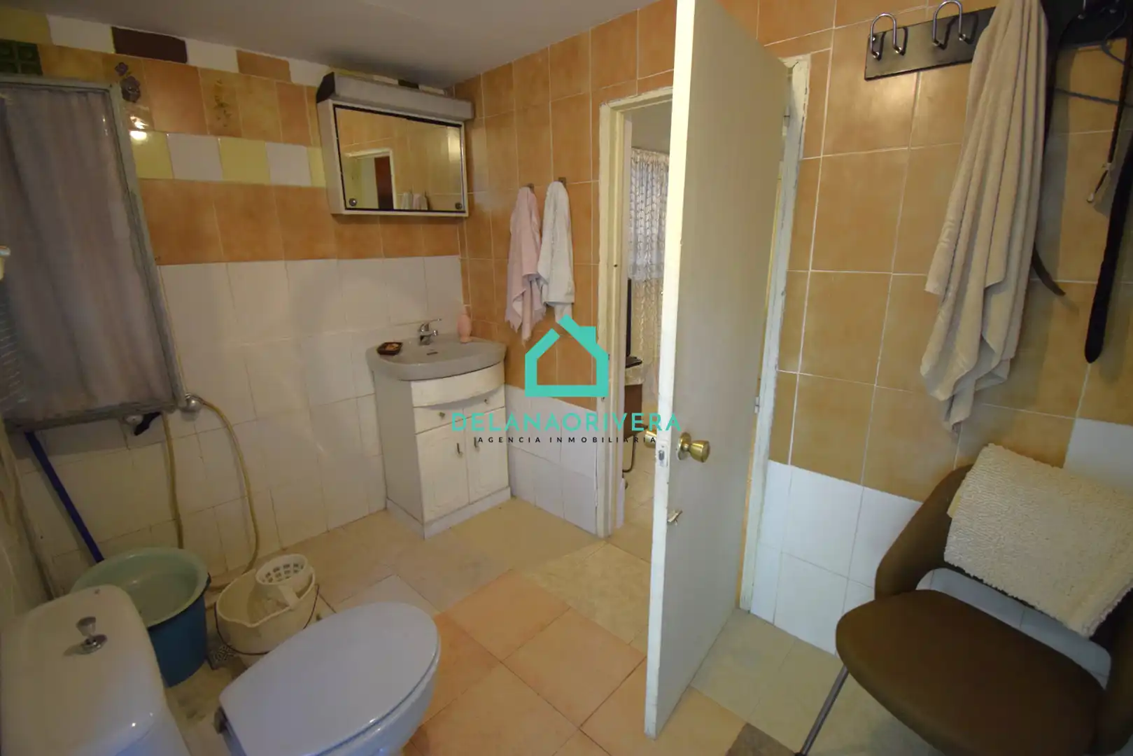 Badezimmer von Fabrikhallen zum Verkauf in Paracuellos de Jarama