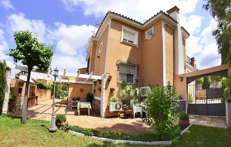 Jardí de Casa o xalet en venda en Alhaurín de la Torre amb Aire condicionat, Calefacció i Jardí privat