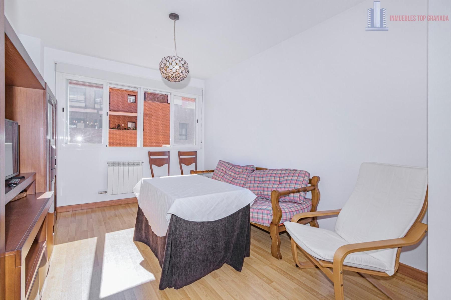 Dormitori de Pis en venda en  Granada Capital amb Aire condicionat, Calefacció i Traster