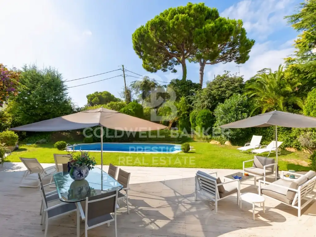 Garden of Houses for sale in El Masnou  with Swimming Pool