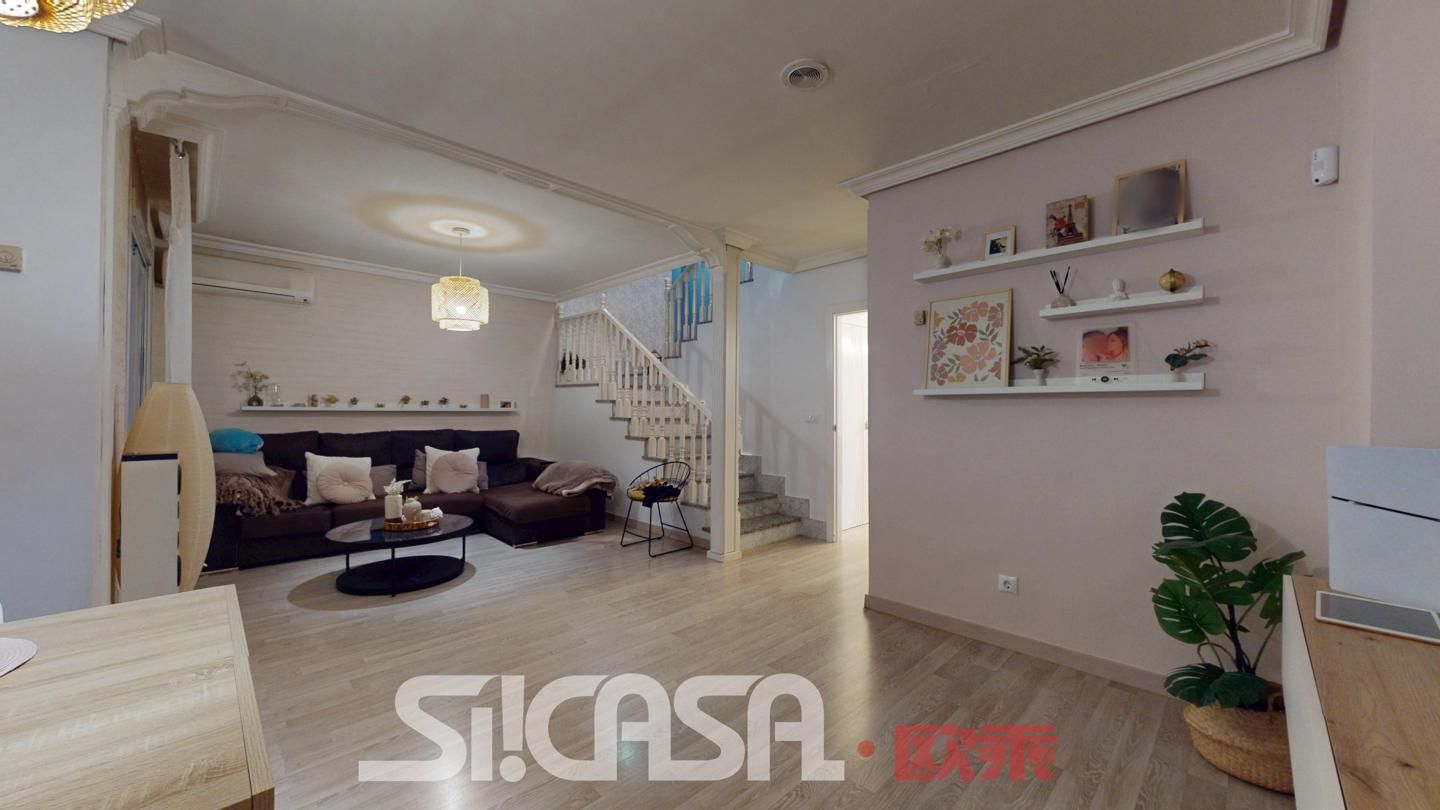 Casa adosada en venta en Yuncos con Aire acondicionado, Calefacción y Jardín privado