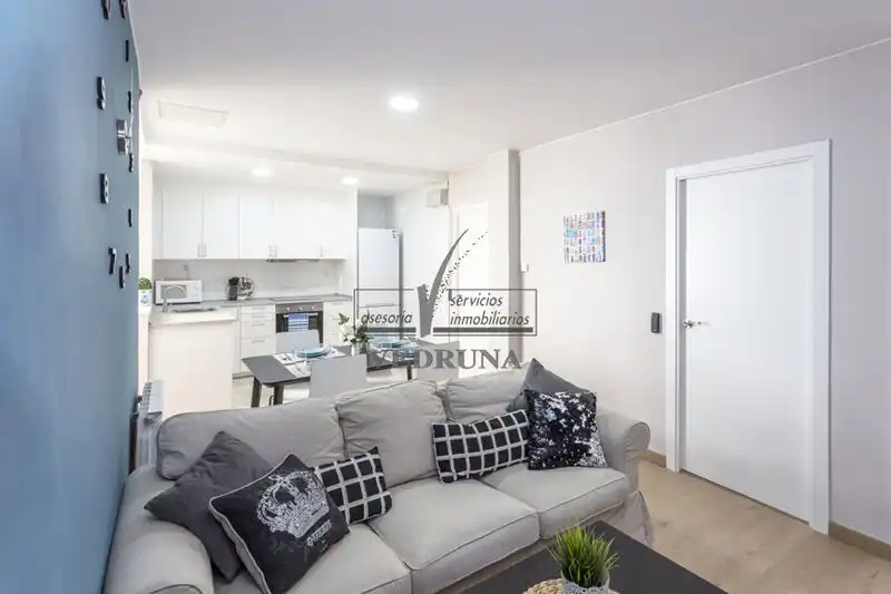 Wohnzimmer von Wohnung zur Miete in Zaragoza mit Heizung