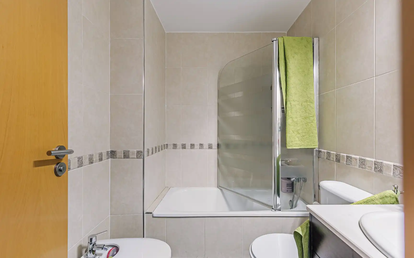 Bathroom of Flat for sale in Cervelló  with Air Conditioner, Heating and Terrace