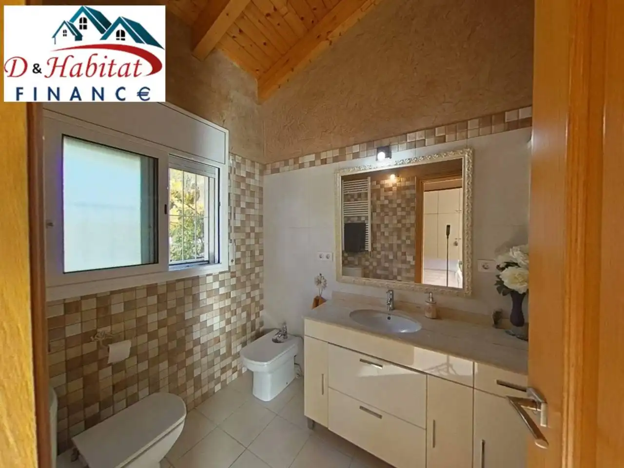 Bathroom of Houses for sale in Rubí  with Air Conditioner, Heating and Parquet flooring