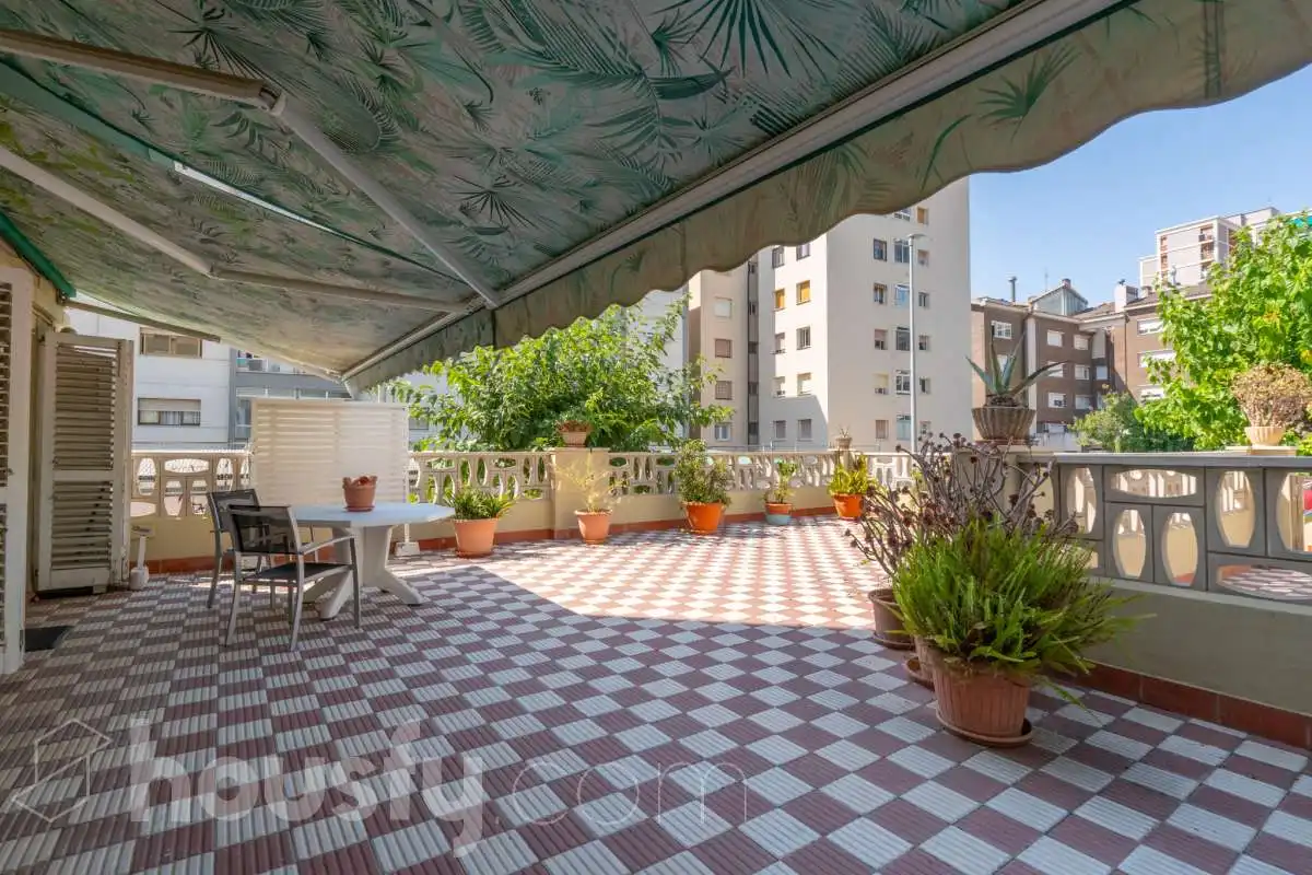 Terraza de Planta baja en venta en Vilanova i la Geltrú con Aire acondicionado, Calefacción y Terraza