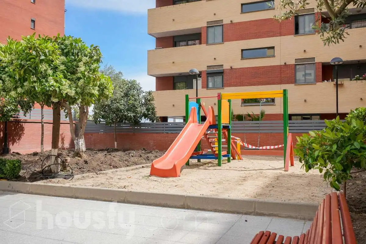Exterior view of Flat for sale in Madrid  with Air Conditioner, Heating and Private garden