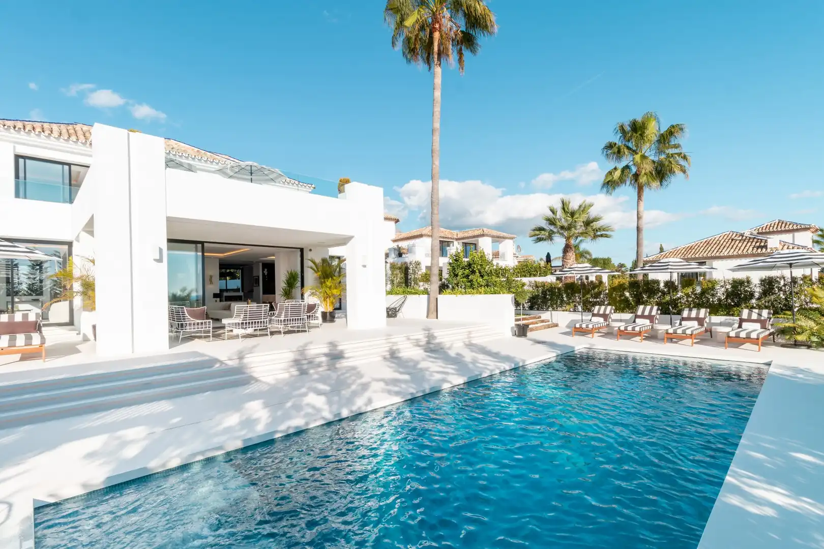Casa amb piscina en venda a Nueva Andalucía