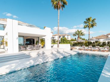 Casa amb piscina en venda a Nueva Andalucía