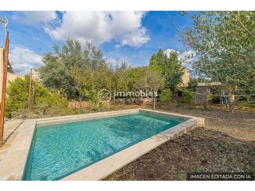 Casa amb jardí en venda a Campanet