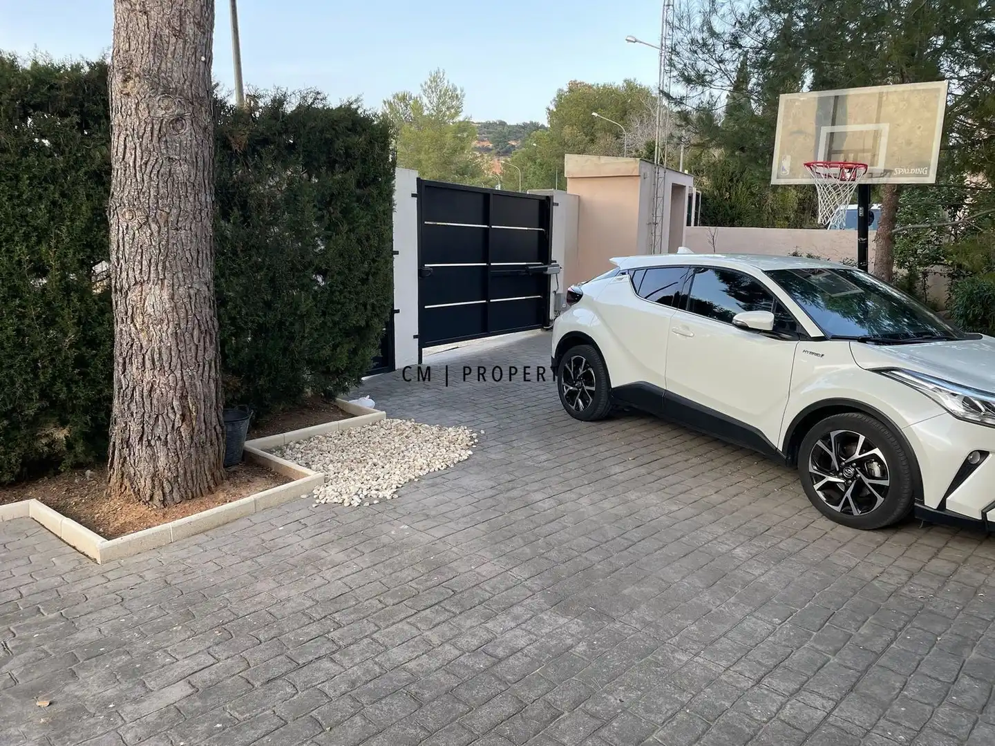 Parking de Casa adosada de alquiler en Chiva con Aire acondicionado, Calefacción y Terraza