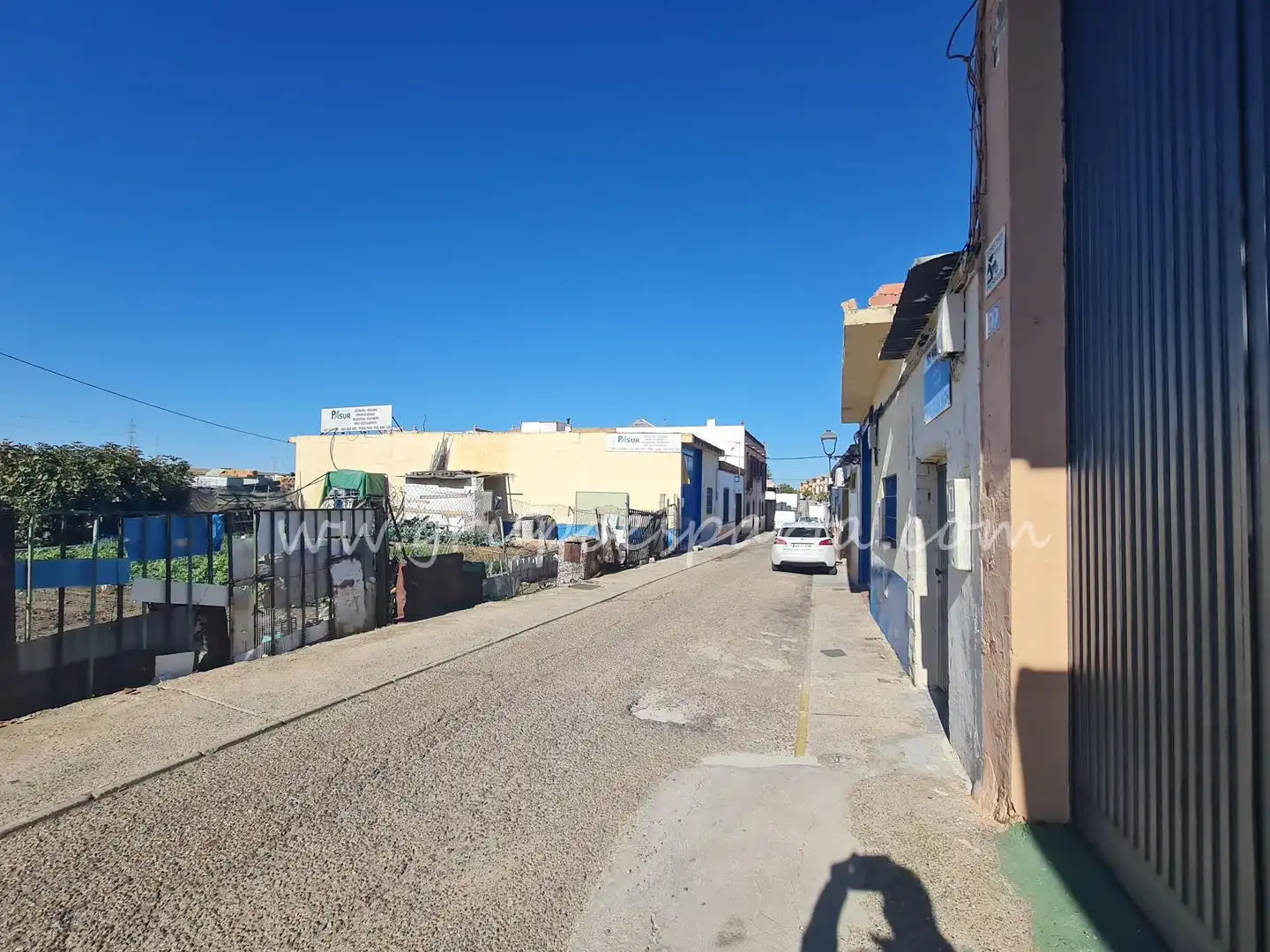 Vista exterior de Nave industrial en venta en Santiponce