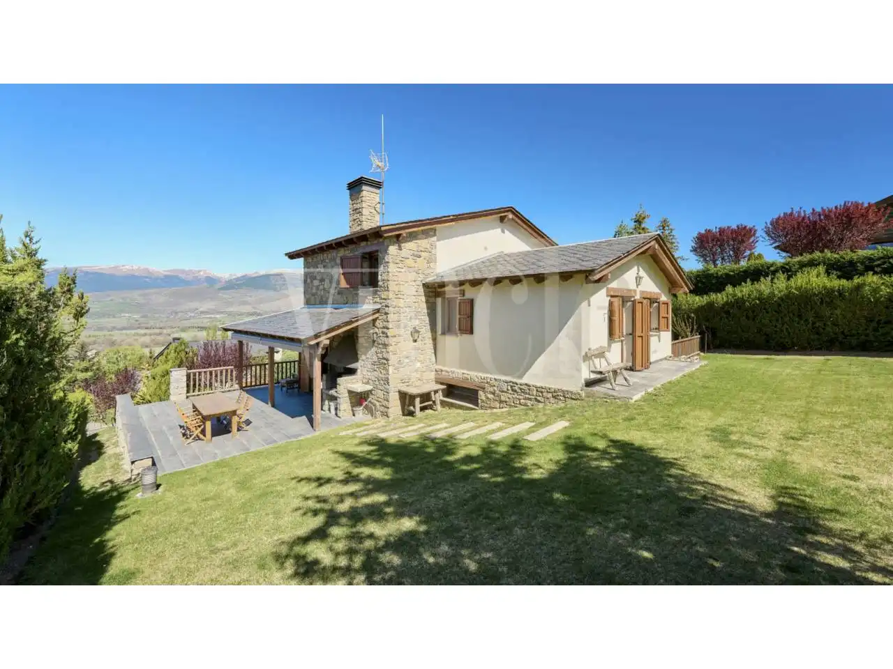 Houses for rent in Calle ESCOMELLES, Fontanals de Cerdanya