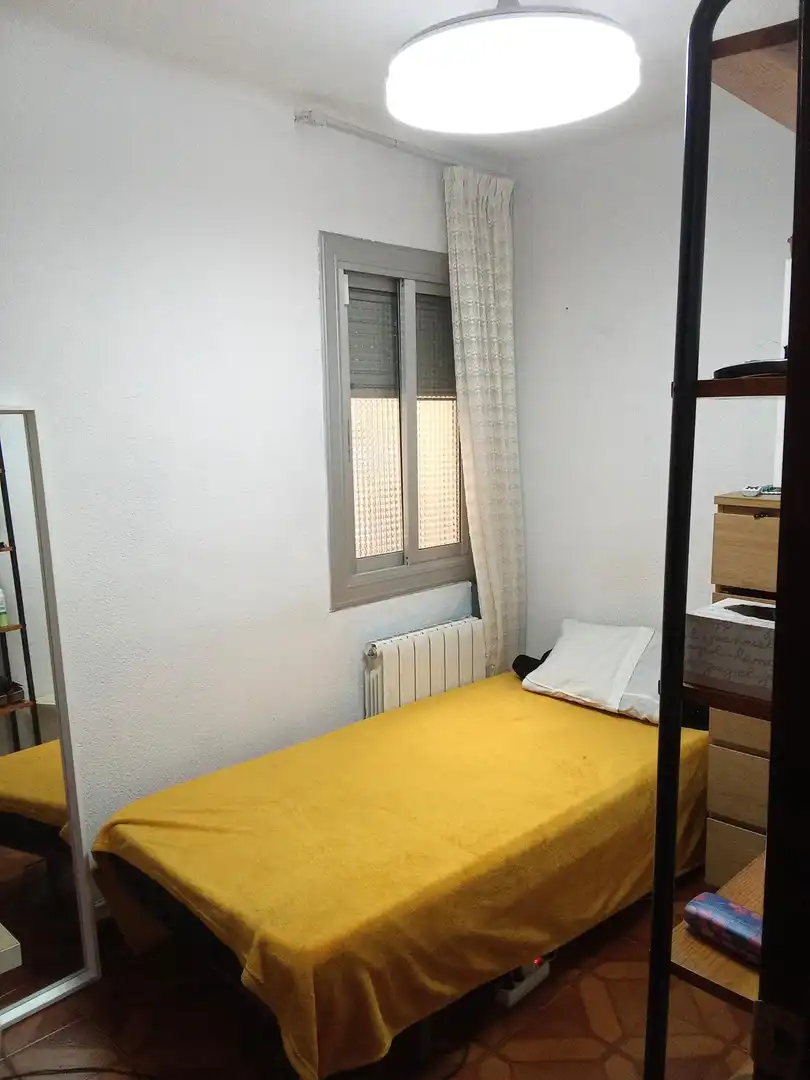 Bedroom of Flat for sale in Badalona