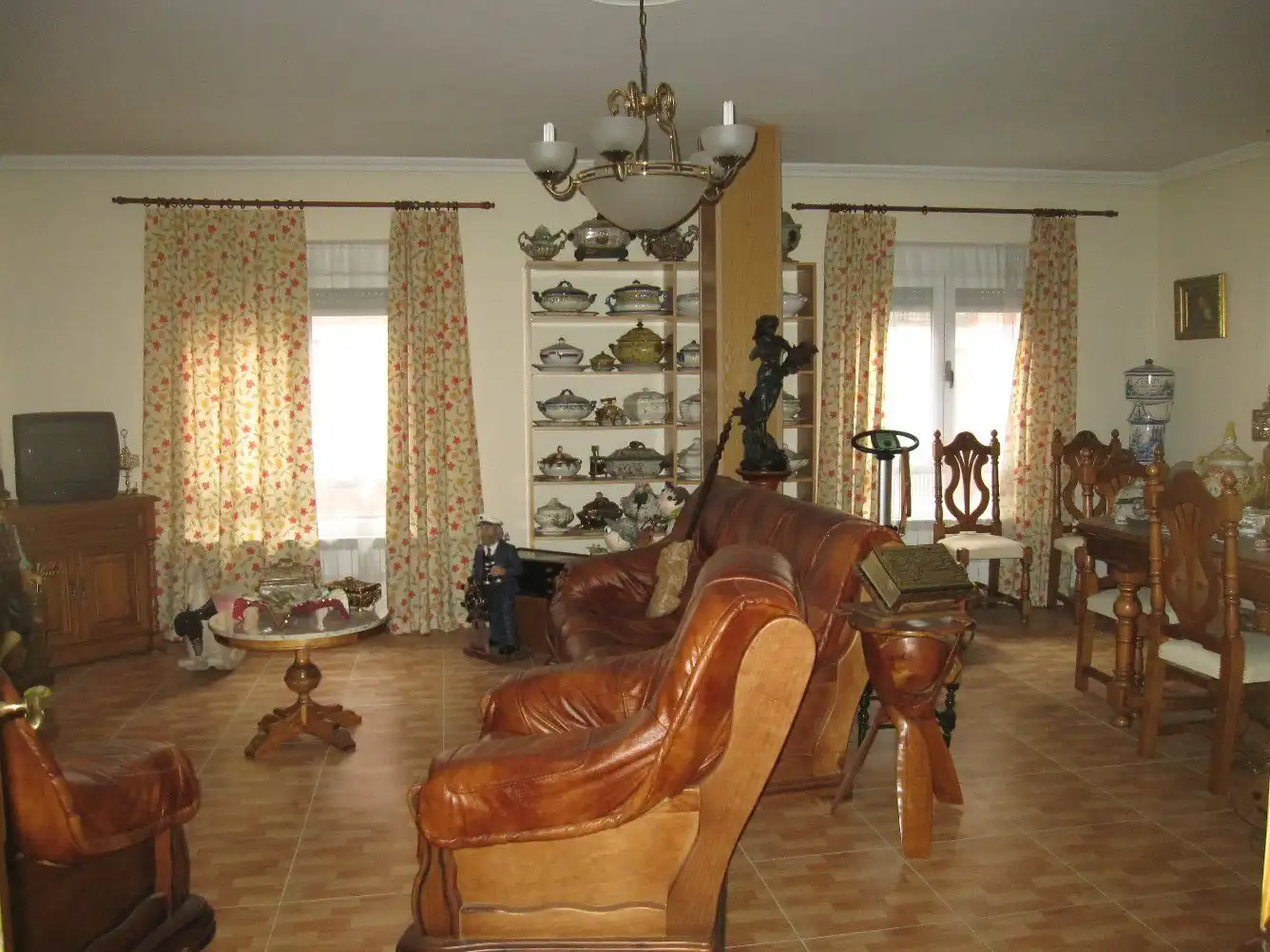 Sala d'estar de Casa o xalet en venda en Ciudad Real amb Aire condicionat, Terrassa i Forn