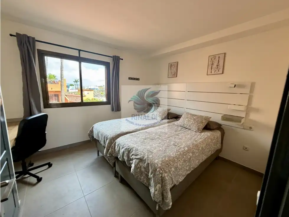 Habitación de Apartamento en venta en La Oliva con Terraza, Piscina y Amueblado