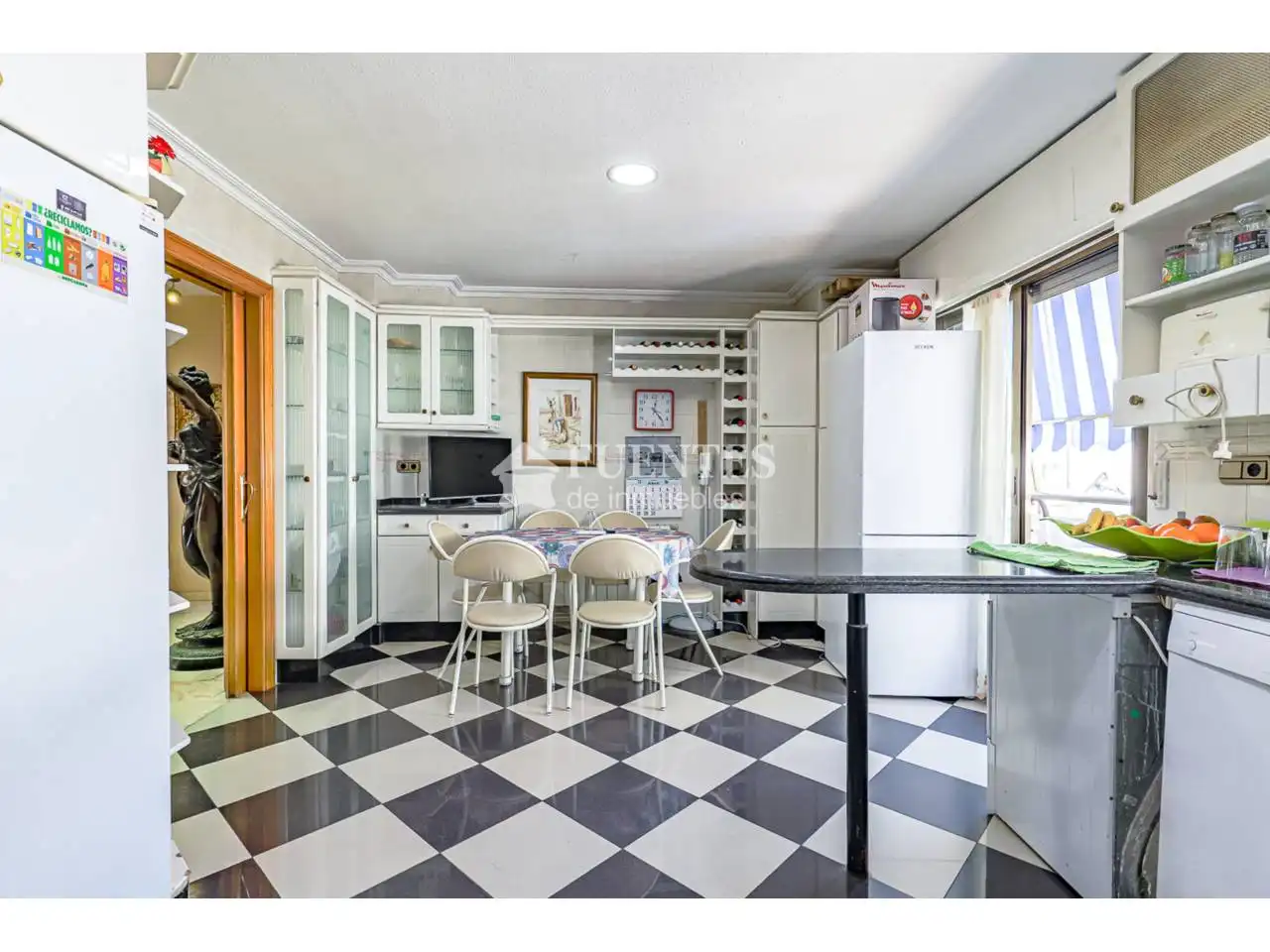 Cuina de Apartament en venda en Alicante / Alacant amb Aire condicionat, Calefacció i Parquet