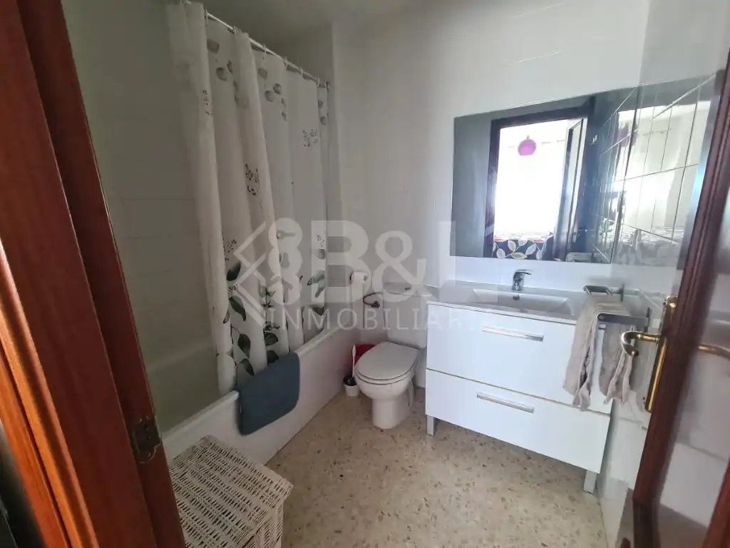Badezimmer von Wohnung zur Miete in Huelva