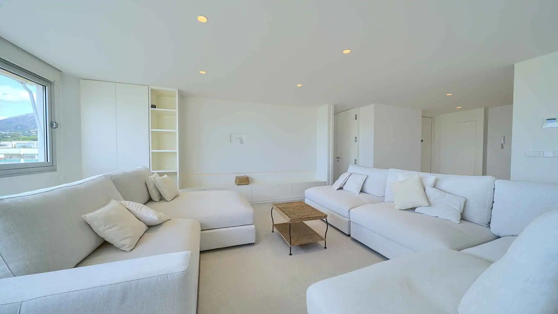 Living room of Attic for sale in Marbella  with Air Conditioner, Terrace and Storage room