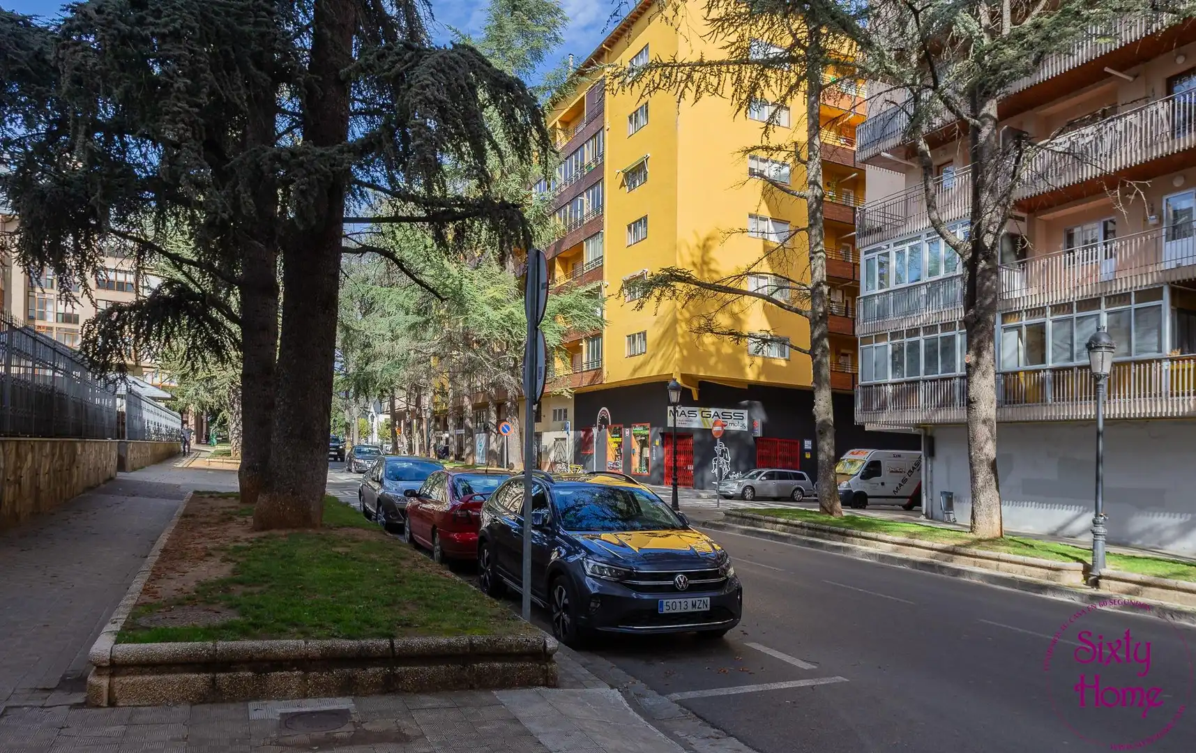 Vista exterior de Piso en venta en Jaca con Aire acondicionado, Calefacción y Parquet