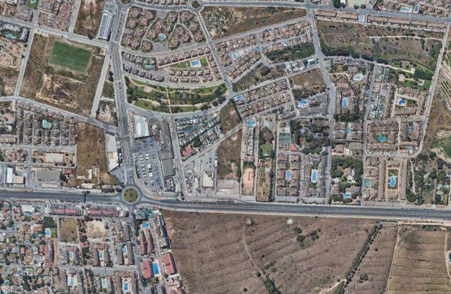 Nave industrial en Alquiler en Punta Prima