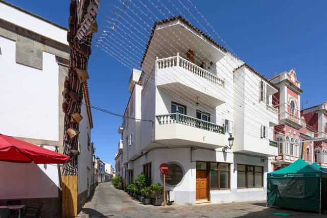 Edificio en Venta en Calle Calle Principal, 66 en Vega de San Mateo