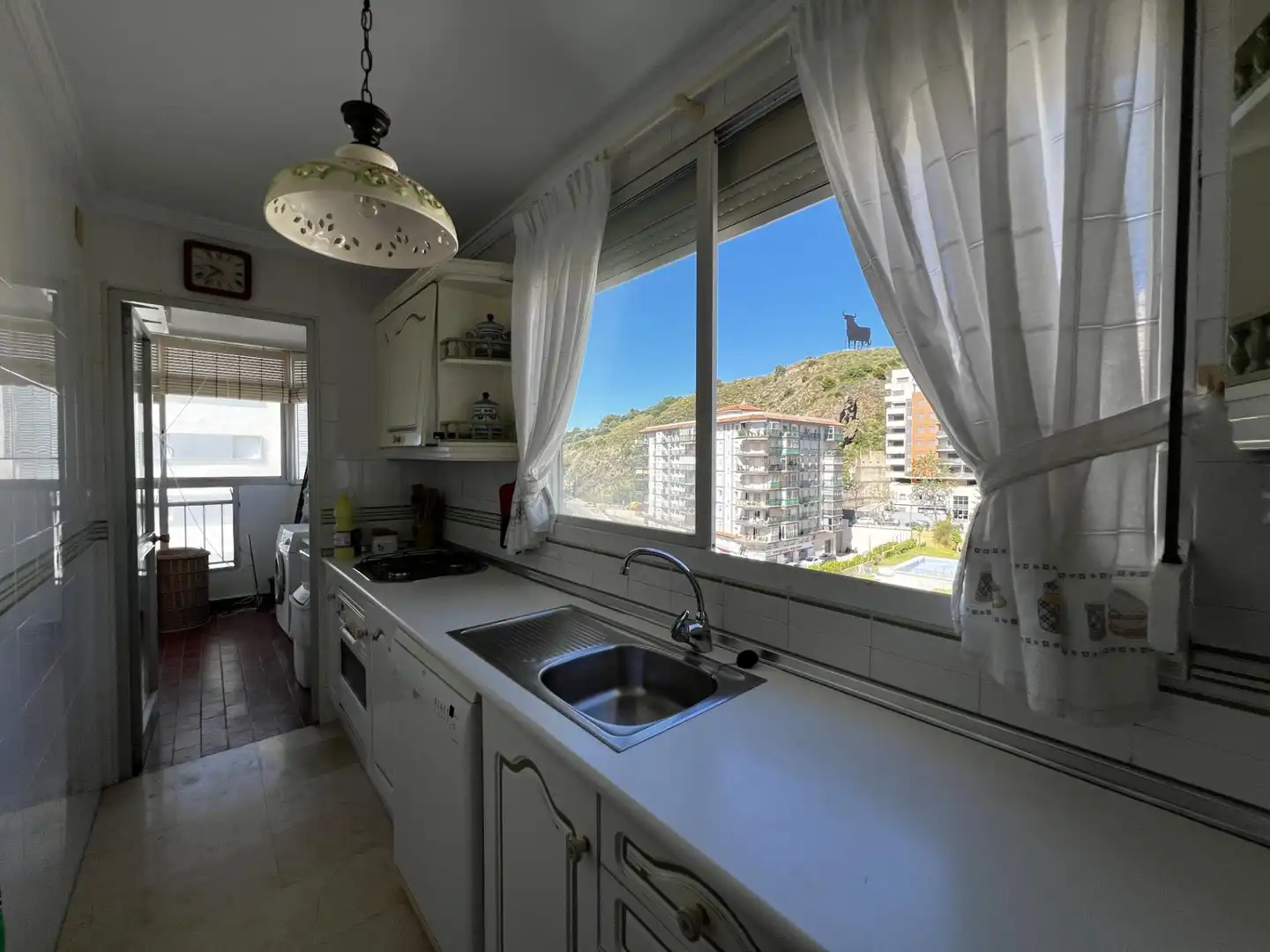 Cuina de Apartament en venda en Fuengirola amb Aire condicionat, Terrassa i Piscina comunitària