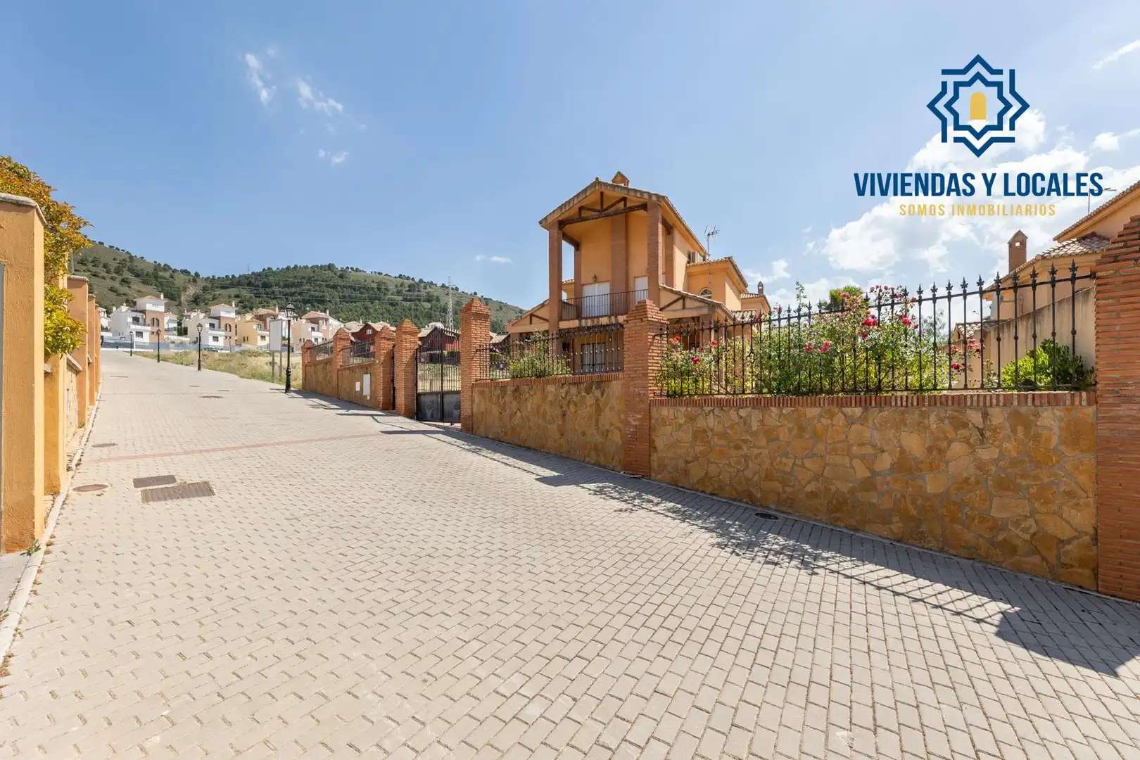 Exterior view of Houses for sale in Dílar  with Air Conditioner, Heating and Private garden