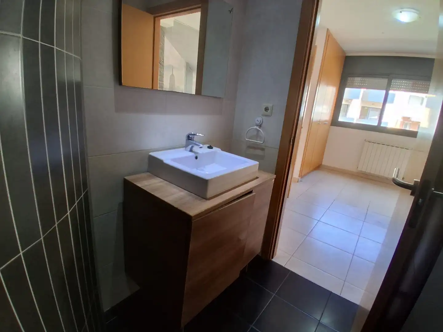 Baño de Piso en venta en Rubí con Aire acondicionado, Horno y Balcón