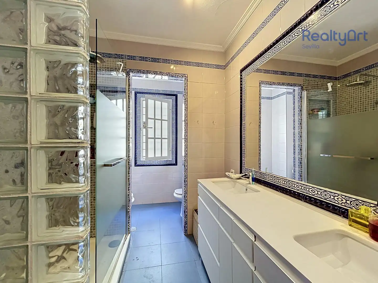 Baño de Piso en venta en Sevilla con Aire acondicionado, Parquet y Terraza
