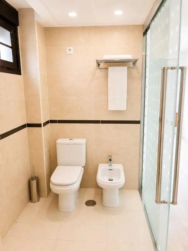 Bathroom of Flat for sale in Benalmádena  with Air Conditioner, Heating and Terrace