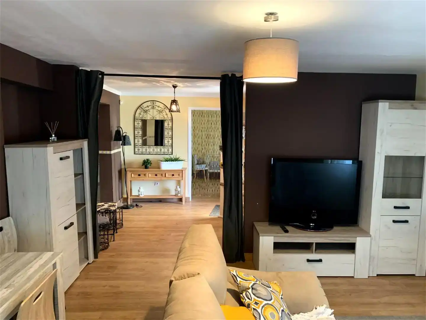 Sala d'estar de Casa o xalet en venda en Codo amb Jardí privat, Parquet i Piscina