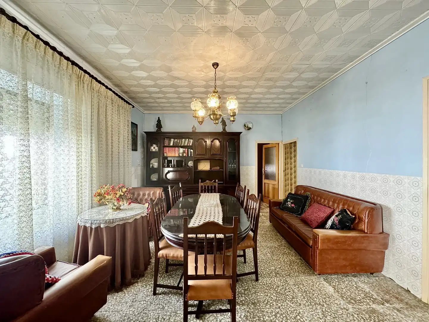 Comedor de Casa adosada en venta en Pozorrubielos de la Mancha con Calefacción, Trastero y Amueblado