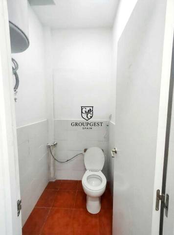 Local comercial en Alquiler en Héroe De Sostoa en Girón - Las Delicias