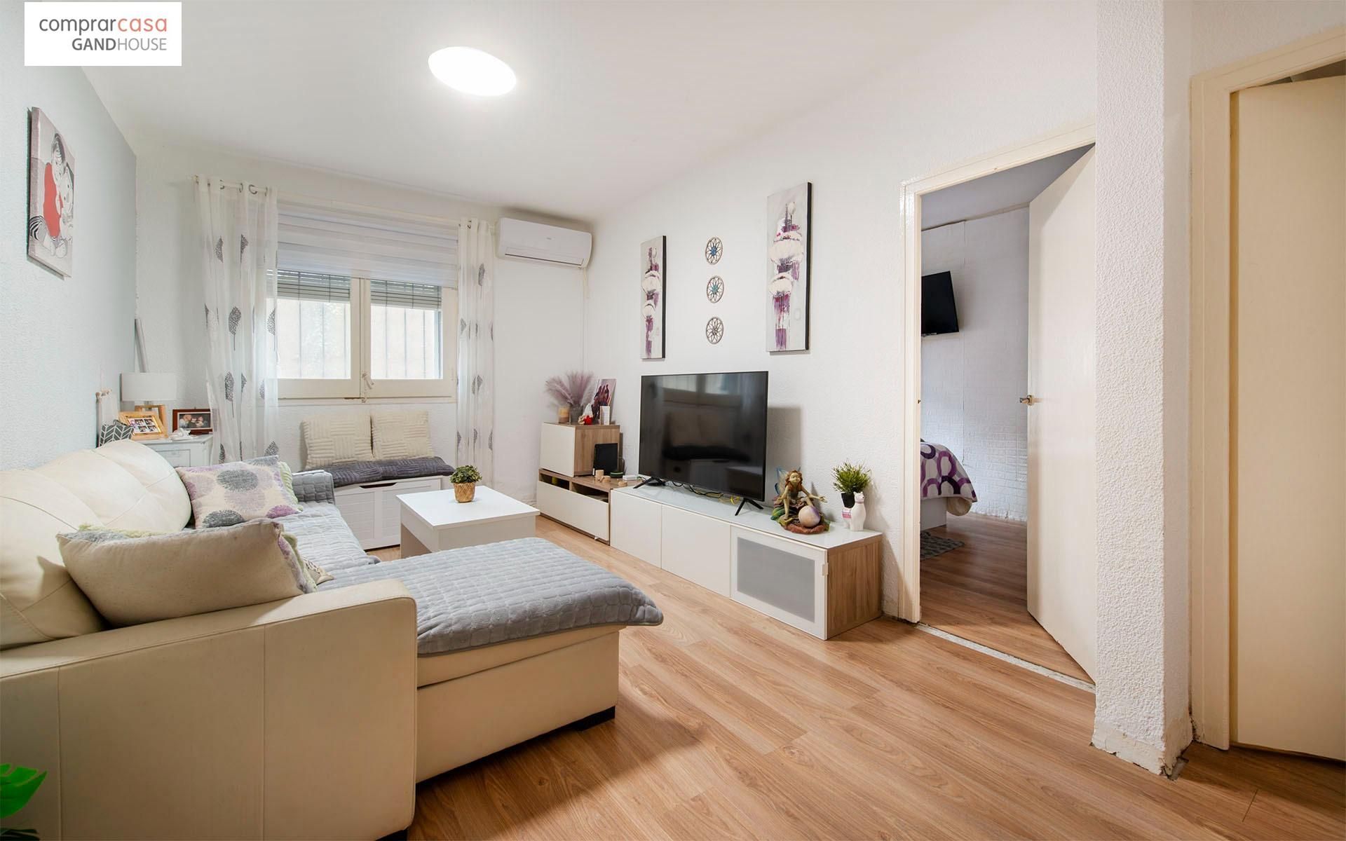 Living room of Planta baja for sale in Martorelles  with Air Conditioner, Heating and Parquet flooring