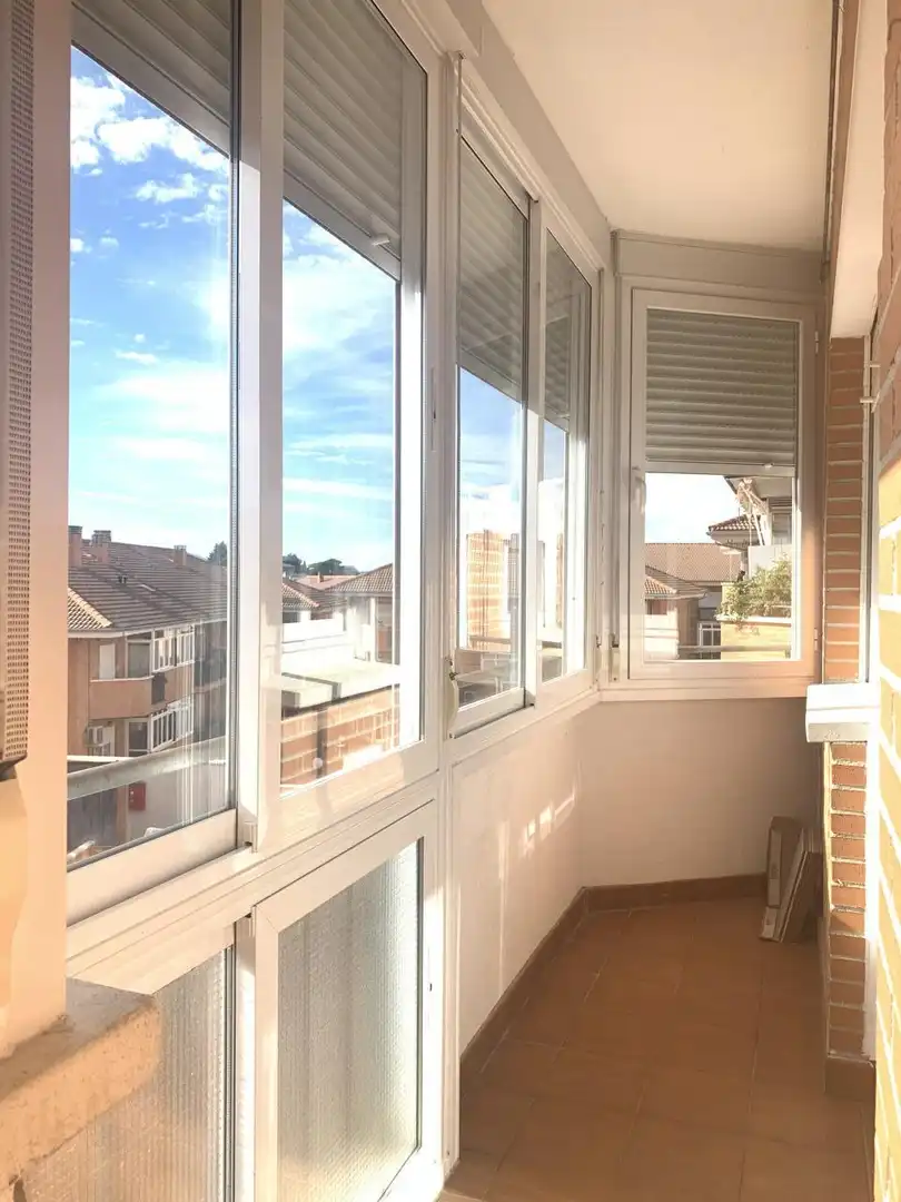 Terraza de Piso de alquiler en Manzanares El Real con Parquet, Terraza y Piscina comunitaria