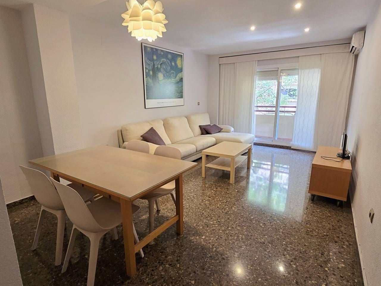 Living room of Flat to rent in  Valencia Capital  with Air Conditioner, Heating and Furnished