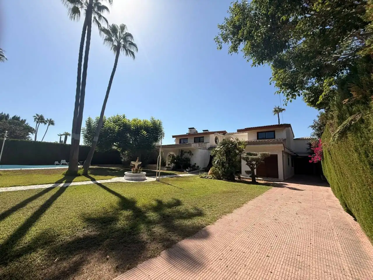 Casa con piscina en venta en Avenida Pinos, imagen 3