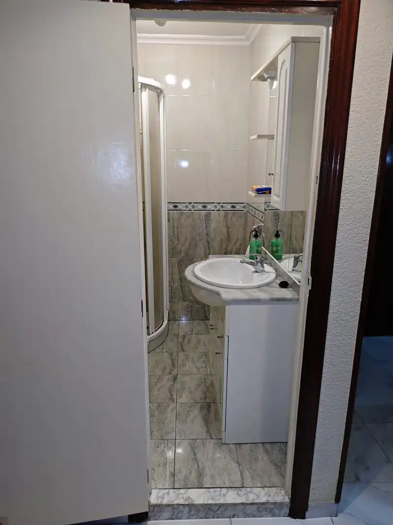 Bathroom of Flat for sale in Avilés  with Storage room and Furnished