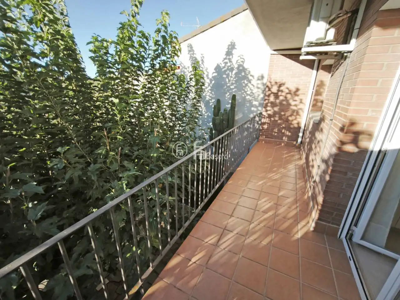 Casa aparellada amb jardí en venda a Avenida Lluís Companys, imagen 29