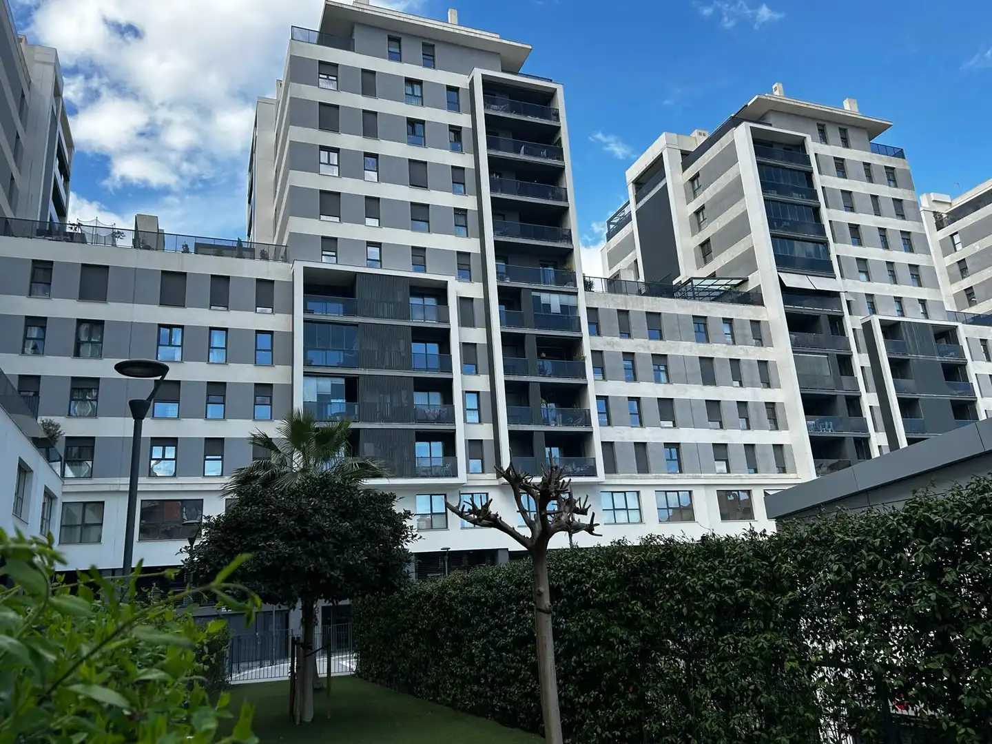 Vista exterior de Ático en venta en  Valencia Capital con Aire acondicionado, Calefacción y Jardín privado