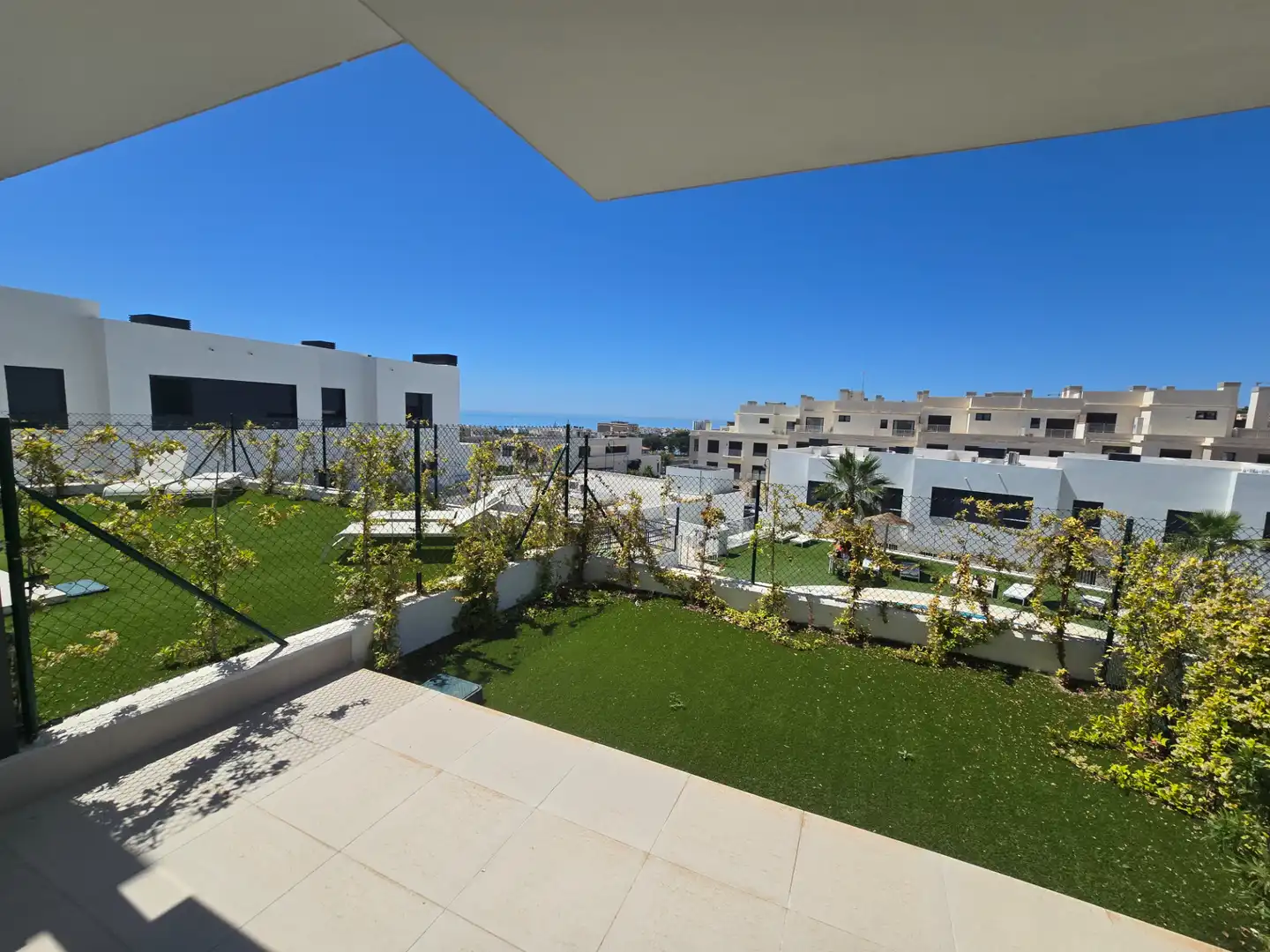Reihenhaus mit Terrasse zum Verkauf in Calle Sierra de Baza 1, imagen 3