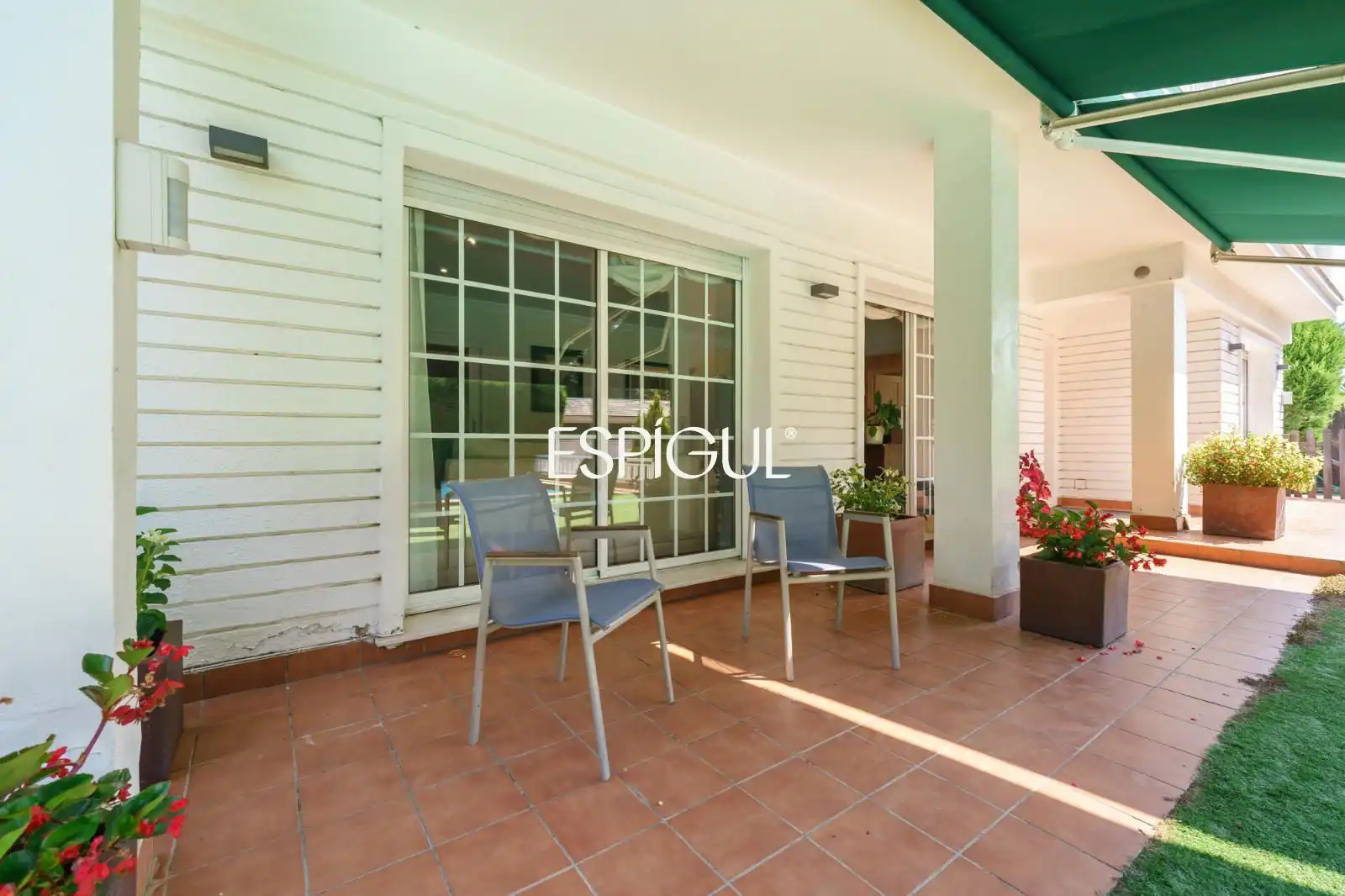 Terrace of Houses for sale in Sant Cugat del Vallès  with Air Conditioner, Heating and Parquet flooring